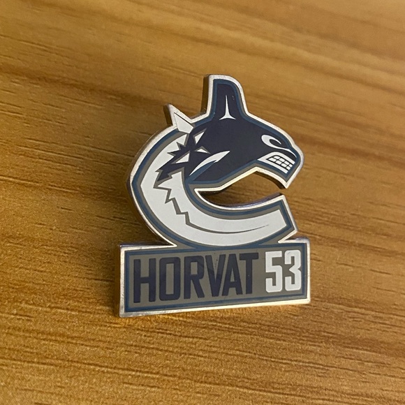 -- ⭐️3 for $15-Vancouver Canucks Bo Horvat Pin - Picture 4 of 4